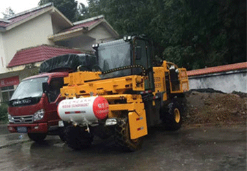 880-B定制型打钻一体车到达云南工地